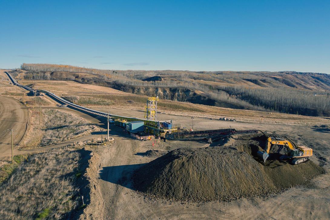 The till conveyor transports glacial till material from the 85th Avenue Industrial Lands to site. | October 2021 