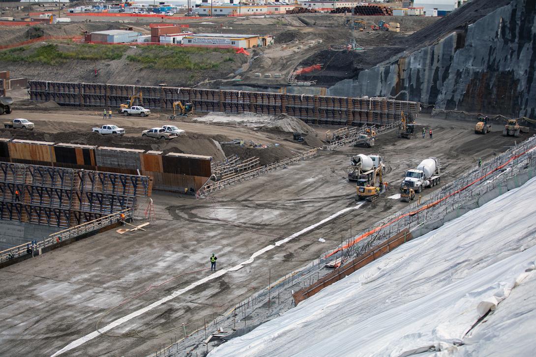 The spillway buttress will provide a stable foundation for Site C’s two mechanical spillways and one auxiliary spillway. The spillways will allow the passage of extra large volumes of water from the reservoir into the river channel downstream. | August 2019