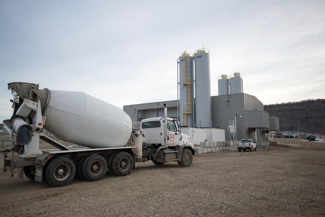 Concrete truck at one of the on-site concrete batch plants on the south bank. | December 2018