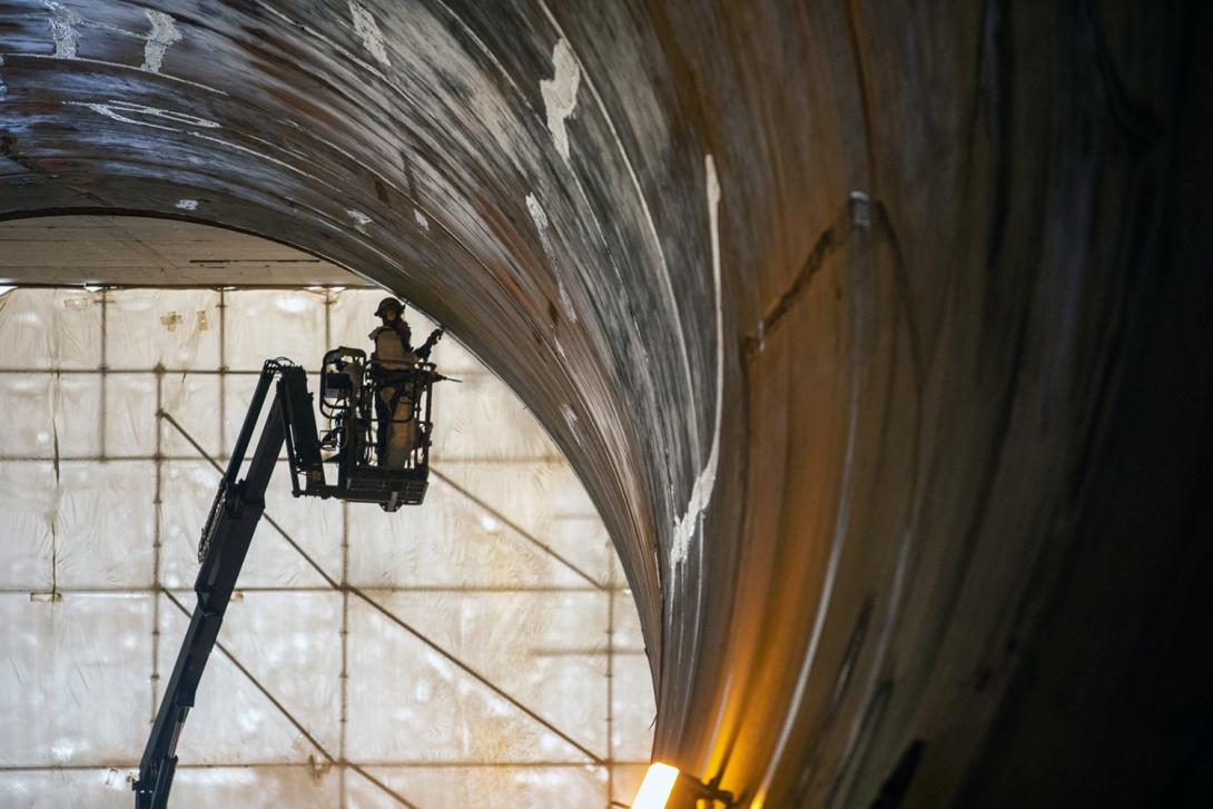 Finishing work on the concrete liner of the diversion tunnel. | July 2020
