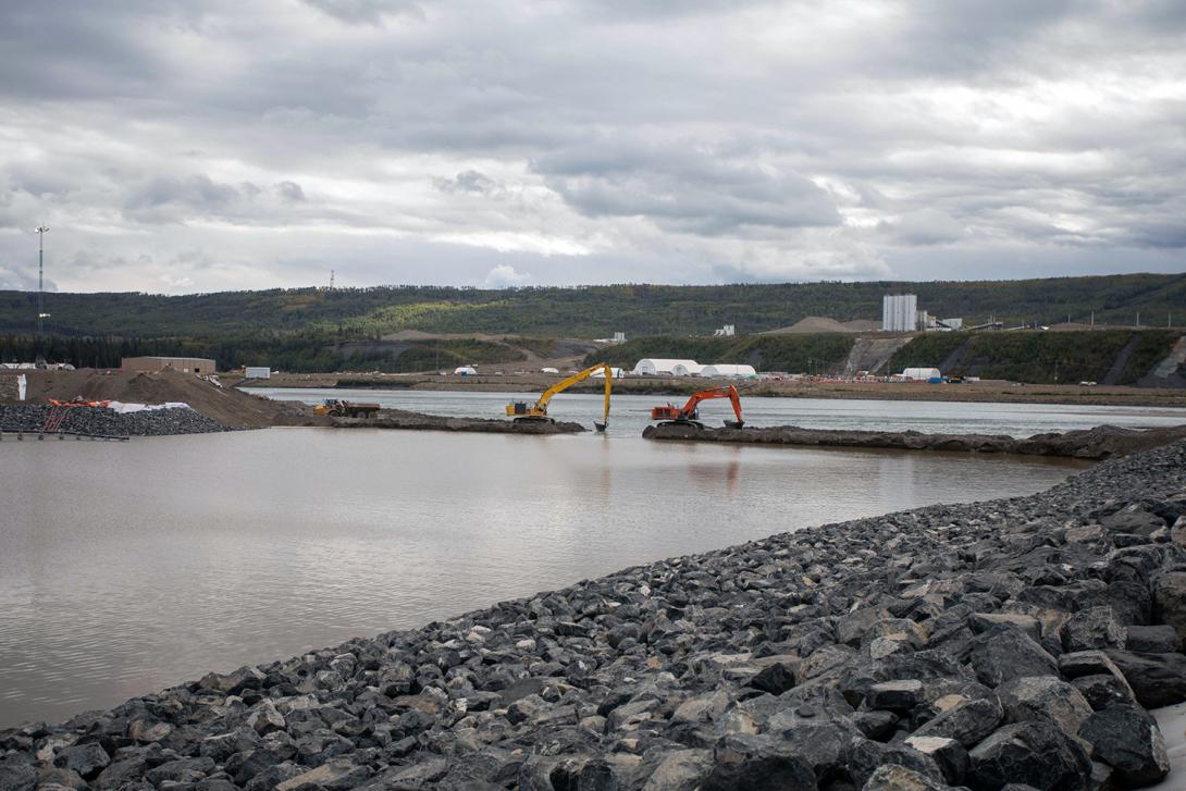 Removing the inlet portal coffer dam. | September 2020