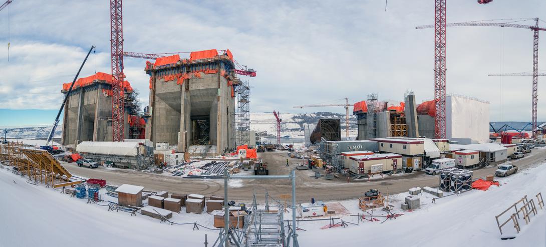 Concrete placements are under way on the powerhouse intake structures for Unit 1and Unit 3. | December 2020
