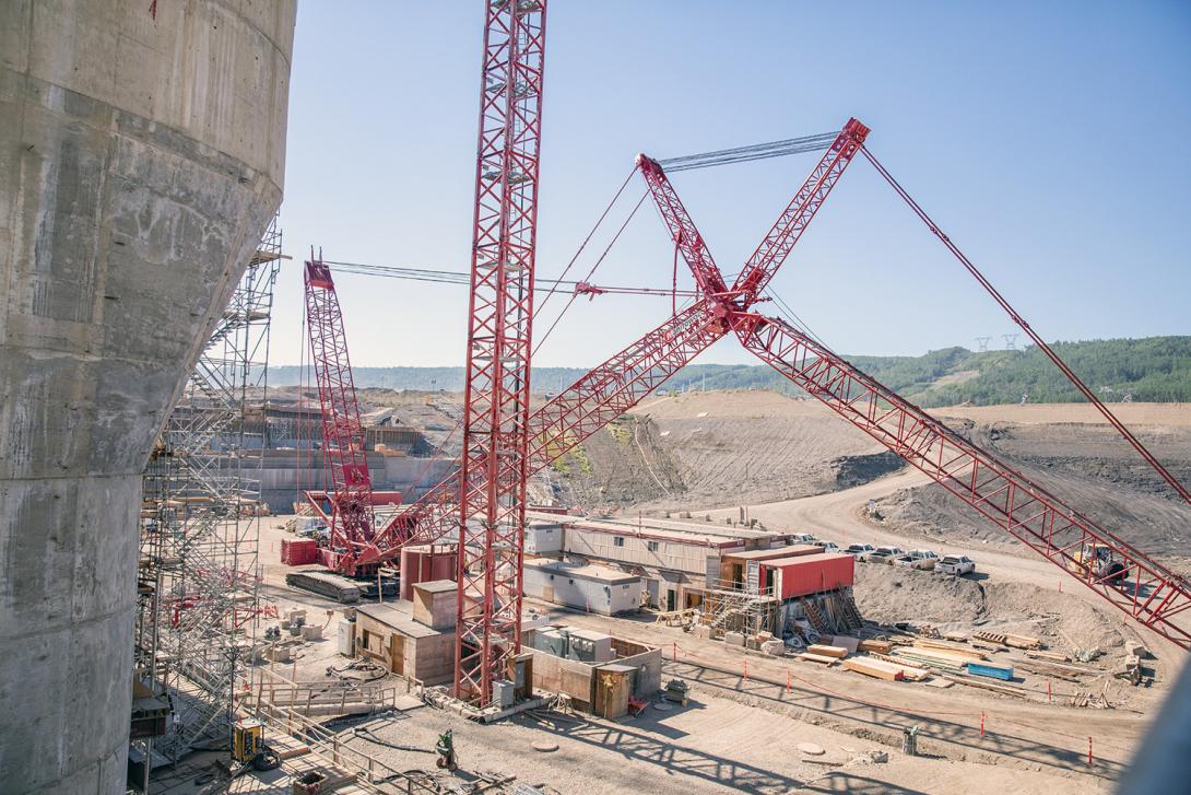 Configuration of the 400T crawler crane to support installation of mechanical equipment. | July 2022