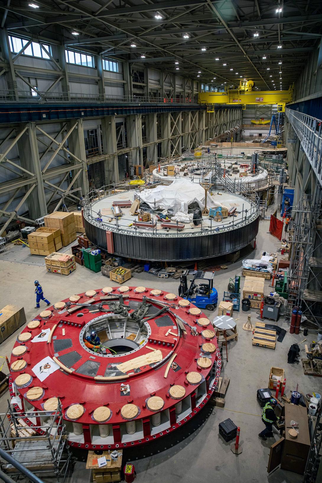Construction and assembly of rotors inside the powerhouse. | November 2022