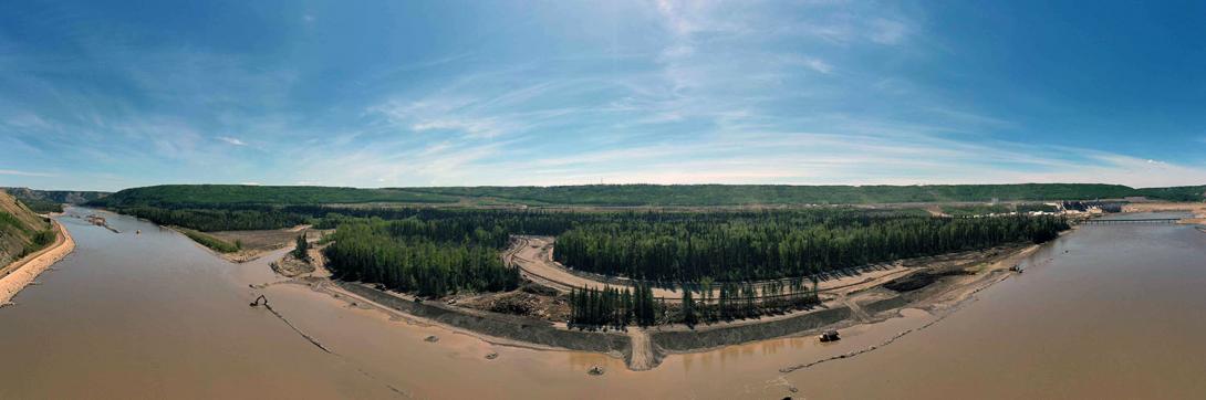 Fish habitat areas are developed below the Site C dam by creating new channels and making the main river channel deeper to provide places for fish to feed and rest. | May 2023