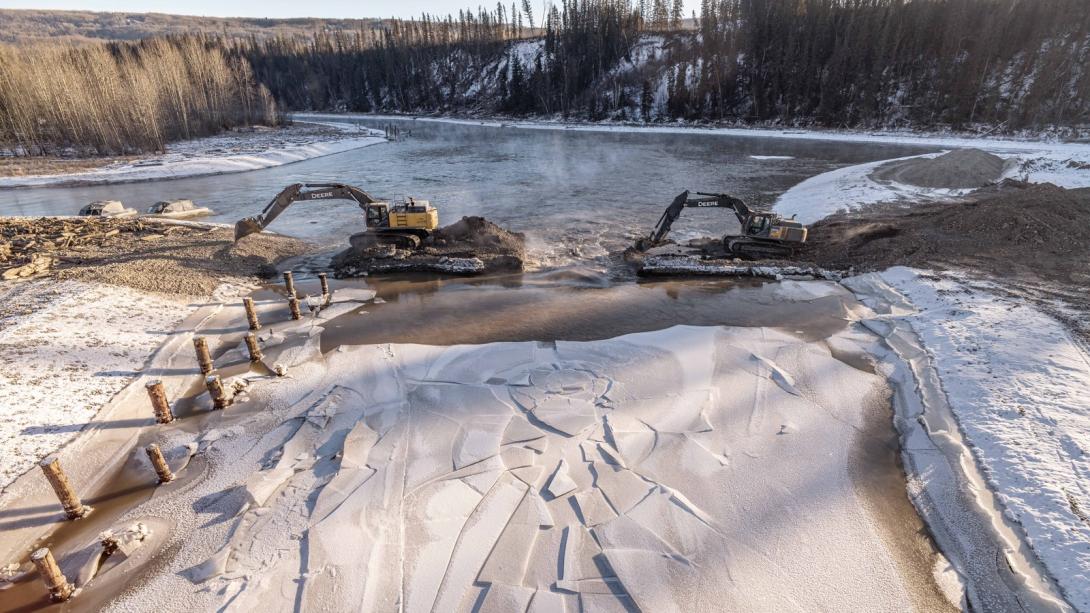 Removal of a causeway that blocked a channel during fish habitat construction is underway. Water from the river will gradually fill the channel. | January 2024