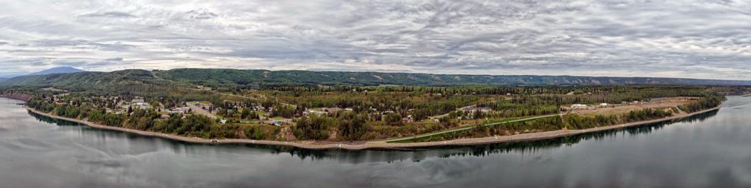 The D.A. Thomas Road day-use area is on the centre of the shoreline protection berm at Hudson’s Hope. | August 2025