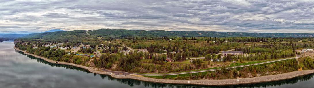 The D.A. Thomas Road day-use area is on the centre of the shoreline protection berm at Hudson’s Hope. | August 2025